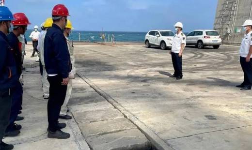 陽江陽西海事處指導陽西電廠煤碼頭溢油防污應(yīng)急演練